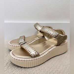 Dolce Vita Debra Platform Sandal Size 9 Crackled Platinum Metallic Finish